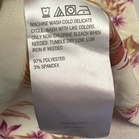 G by Giuliana Asymmetrical Floral Top Size L - Picture 5 of 5